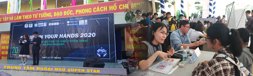 Tư vấn hướng nghiệp tại trường THPT Lý Tự Trọng, Nha Trang